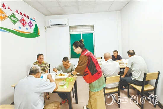 台山30家长者饭堂及助餐点实现有效运营。