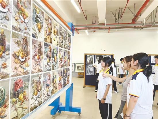 美术展艺术氛围浓厚。 美术展艺术氛围浓厚。