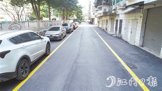 经过集中清理的环市街道丽苑社区道路变得清爽整洁。 经过集中清理的环市街道丽苑社区道路变得清爽整洁。