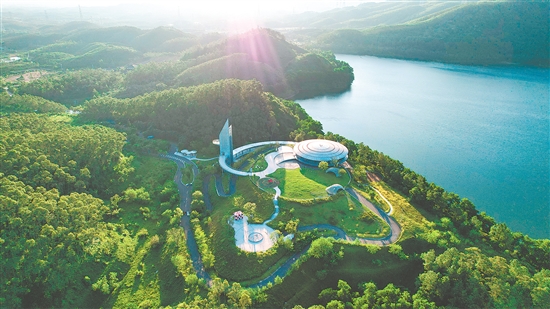 恩平泉林飞行主题馆。 恩平泉林飞行主题馆。