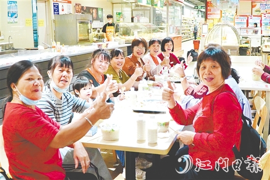 10月29日，恩平市“乐·食堂”昌大昌商超助餐点正式揭牌运营，标志着恩平养老服务模式迈出新步伐。