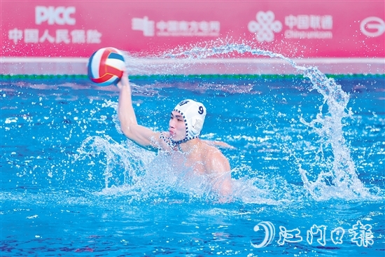 开平小将李万翔代表四川队出战,助力队伍力克湖南队,夺得铜牌。 开平小将李万翔代表四川队出战,助力队伍力克湖南队,夺得铜牌。