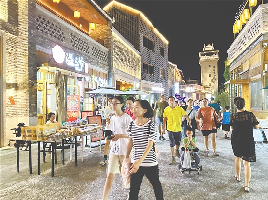 江门古劳水乡景区推出夜游免费入园活动。