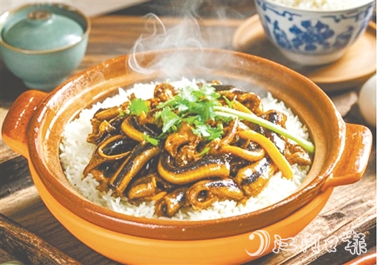 用台山大米制作的煲仔饭别有一番风味。 用台山大米制作的煲仔饭别有一番风味。