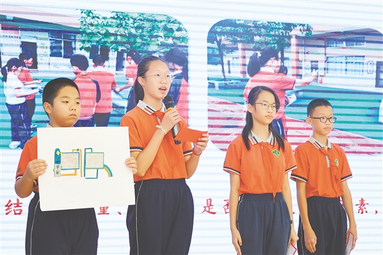 学生介绍校园文化“蓝图计划”学习成果。 学生介绍校园文化“蓝图计划”学习成果。