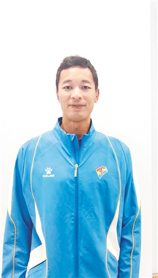 李焯新获得十五运会男子沙滩排球银牌。