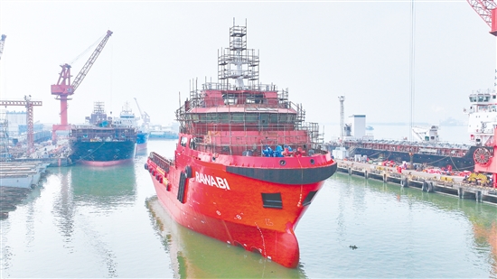 江门航通建造的65米三用工作船“RAWABI