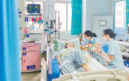 护理团队创新“疼痛评估—体位管理—心理干预”三位一体模式，为患者提供全方位照护。