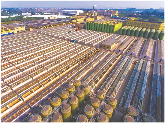 鹤山市东古调味食品有限公司。 鹤山市东古调味食品有限公司。