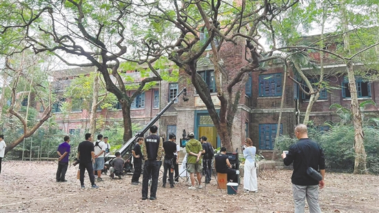 《捕风追影》中“跟踪队”与“盗匪团”的多场关键对手戏均在台山拍摄。