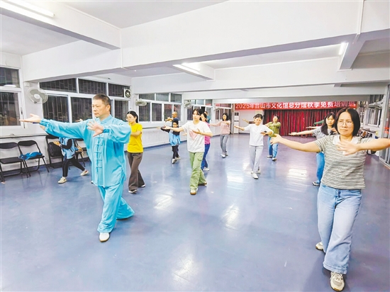 培训班为广大群众提供优质的艺术普及体验。