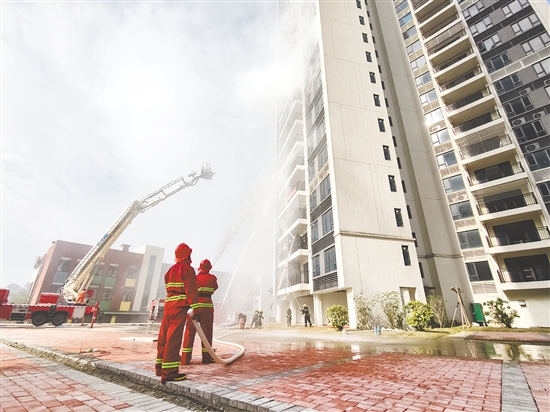 此次演练强化部门协同，提升高层建筑火灾应急处置能力。