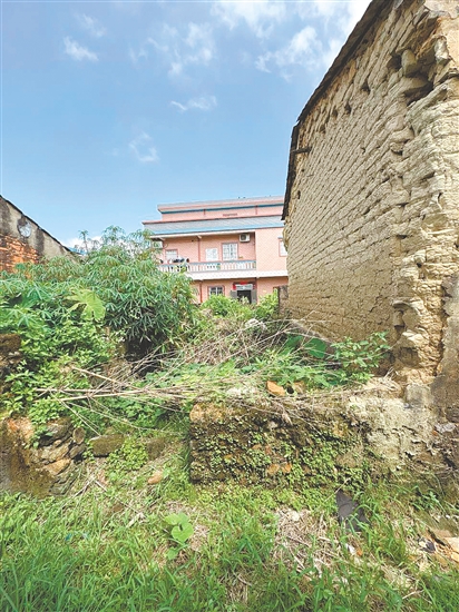 沙湖镇成平村清拆前。