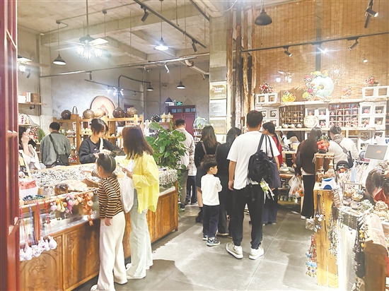 “侨咖文化”项目探索形成文化体验、文创消费、研学实践相结合的发展路径。