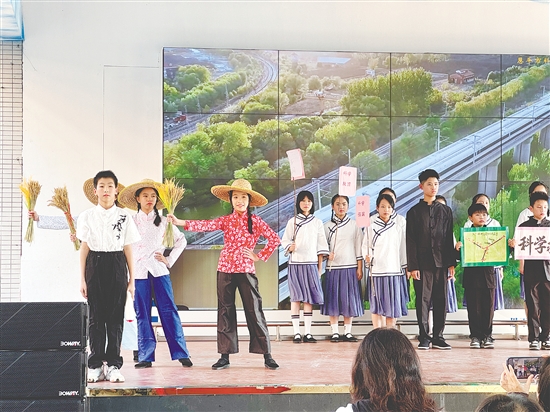 本次展演生动展现了恩平市冯如小学“问星计划”实施以来的育人成果。