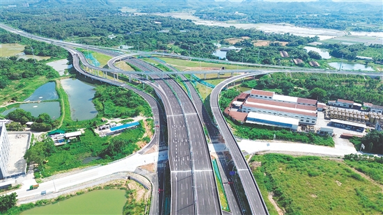 作为广东省重点建设项目，国道G240线台山大江至那金段改扩建工程按双向六车道（部分路段四车道）一级公路技术标准建设。