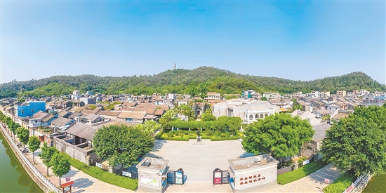 圭峰会城靶向发力,整体呈现“产业兴、生态美、民生乐、治理优”的振兴新貌。 圭峰会城靶向发力,整体呈现“产业兴、生态美、民生乐、治理优”的振兴新貌。