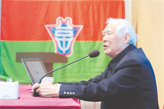 陈国良走进台山市第一中学，为全校师生带来一场精彩的讲座。