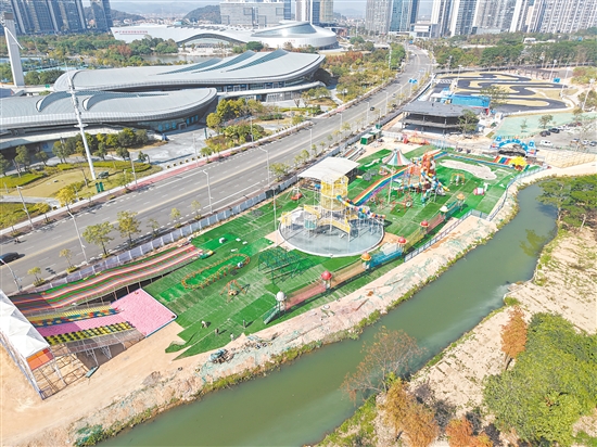 滨江悦动体育乐园已初具规模，卡丁车项目也基本完成了跑道铺设工作。