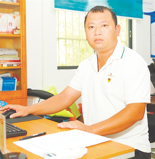 赵建池，台山市都斛镇龙和村党支部书记、村委会主任，中共党员，他带领龙和村创新“党支部领办合作社+家庭农场+农户”模式，规模化发展黄金百香果种植，预计每年为村集体增收4万元。