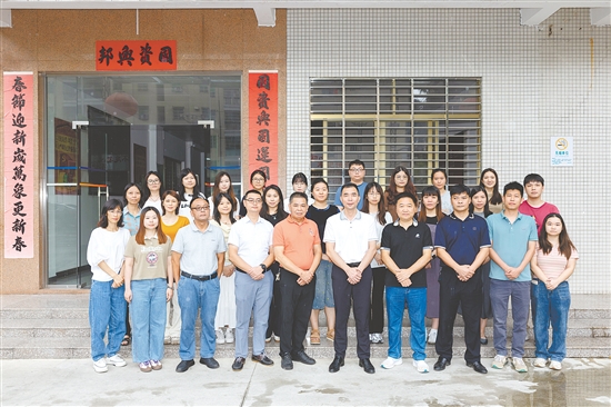 广东北晟建设投资集团有限公司从单一城投平台转型为集“投、建、运、管”于一体的现代化产业集团，涵盖基础设施、产业园区、环保环卫、供水发电、土地整治和绿色能源等领域，深度服务区域发展。