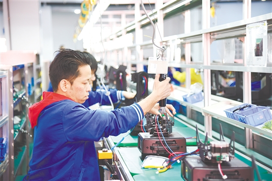 今年，恩平市还将深入实施产业能级跃升、园区标准化提升、企业梯度培育、创新人才引育四大行动，全力推动“特色产业上档次”。