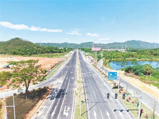 沈海高速公路恩城互通连接线扩建工程项目将原双向四车道拓宽为双向六车道。 沈海高速公路恩城互通连接线扩建工程项目将原双向四车道拓宽为双向六车道。