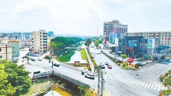 四九镇推进美丽圩镇“七个一”项目走深走实，城乡面貌焕然一新。