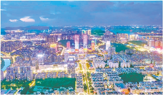 蓬江经济社会发展向上向好,实现了新的里程碑式的跨越。周华东 蓬江经济社会发展向上向好,实现了新的里程碑式的跨越。周华东