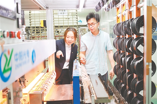 中行工作人员走进企业了解需求。