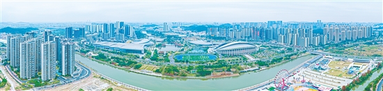北新区、滨江新区等建设日新月异，主城轮廓越发清晰，城市框架不断拉开。刘琼