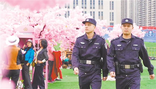 节日期间，台山公安提高街面见警率、管事率和震慑力。