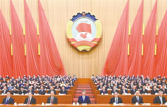 3月4日下午，中国人民政治协商会议第十四届全国委员会第四次会议在北京人民大会堂开幕。这是习近平、李强、赵乐际、蔡奇、丁薛祥、李希、韩正在主席台就座。