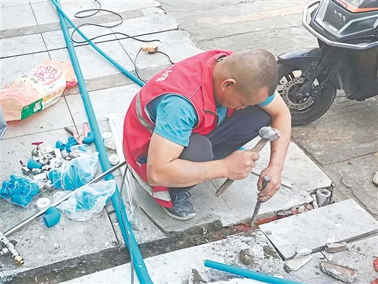 供水工程施工中。