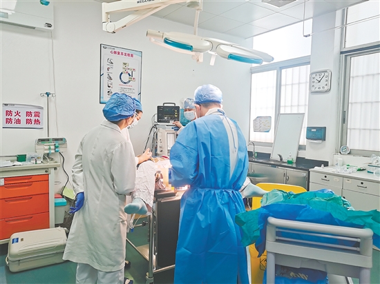 无痛后装治疗让患者更容易接受。