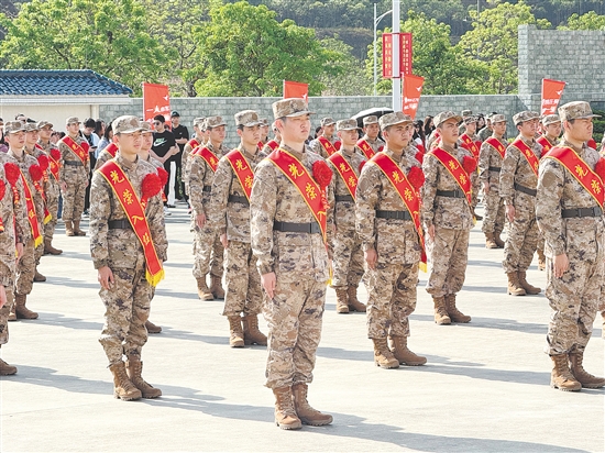 台山市举行2026年春季征兵入伍欢送仪式，为即将踏上军旅征程、献身强军事业的台山青年壮行。