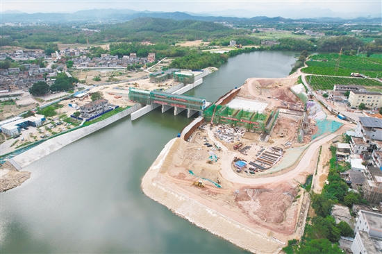 恩平市抢抓施工“黄金期”,加快推进东成水闸工程建设。 恩平市抢抓施工“黄金期”,加快推进东成水闸工程建设。