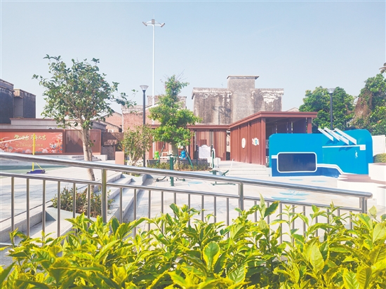 龙泉村文化公园由马观适先生捐建,该村对闲置侨捐项目进行改造,打造了村民“家门口”最靓的公园。 龙泉村文化公园由马观适先生捐建,该村对闲置侨捐项目进行改造,打造了村民“家门口”最靓的公园。