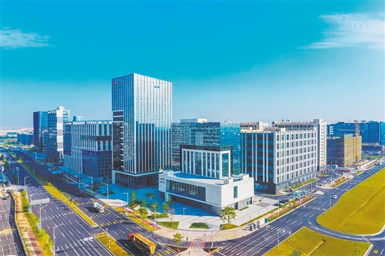 近年来，江海区持续优化营商环境，建设产业园区，并大力开展招商工作，吸引大批优质项目落户。