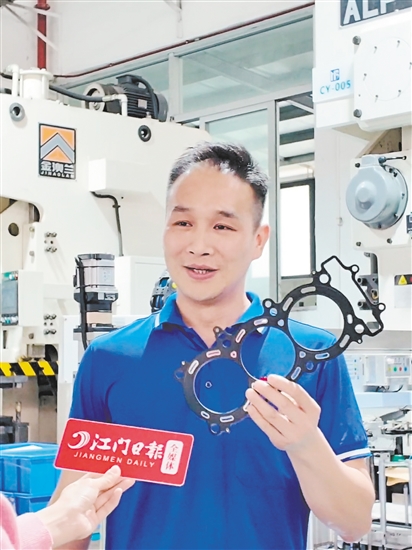 作为张雪机车发动机密封垫片的独家供应商，江门本和集团近期订单猛增。蔡少颖