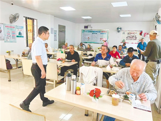 讲究营养搭配、新鲜现做的健康餐食，让沙坪街道桂林社区长者饭堂实现了从“有饭吃”到“吃好饭”的品质提升。