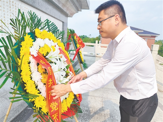 在林伟龙看来，讲好英烈故事的关键，是接地气、入人心。