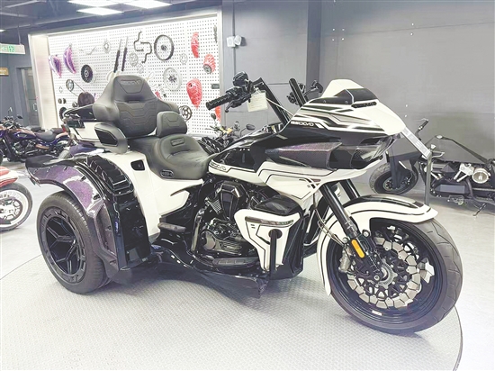 广东建雅正重点布局高端智能三轮摩托车。 广东建雅正重点布局高端智能三轮摩托车。