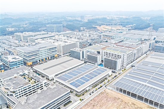 位于棠下镇的蓬江产业园,企业生产、项目建设热火朝天。 位于棠下镇的蓬江产业园,企业生产、项目建设热火朝天。