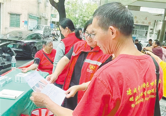 鹤山市通过线上线下多渠道宣传，普及“清积水、灭蚊虫、防疾病”相关知识。