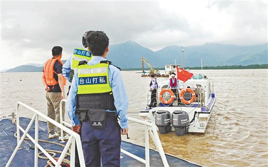 台山市公安局联合多部门集中开展统一清查行动。