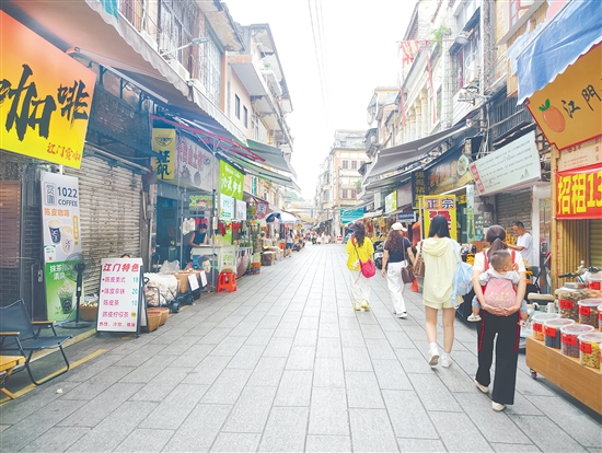 整治后的三十三墟街。