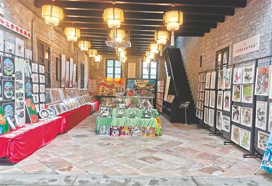 本次展览展出睦洲学子的多件作品。 本次展览展出睦洲学子的多件作品。