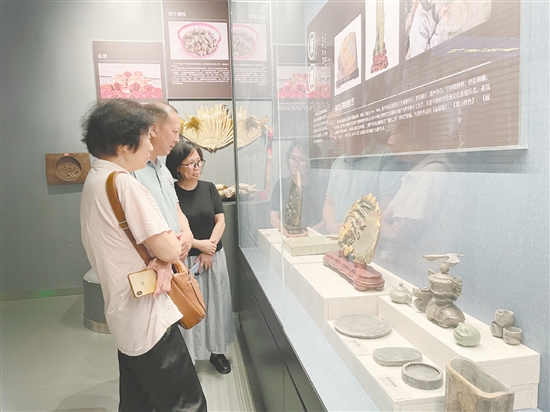 恩平市博物馆内珍藏的文物是见证城市变迁、承载历史情怀的无价之宝。