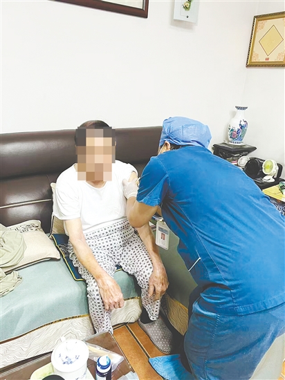 上门护理将优质服务送到家门口。